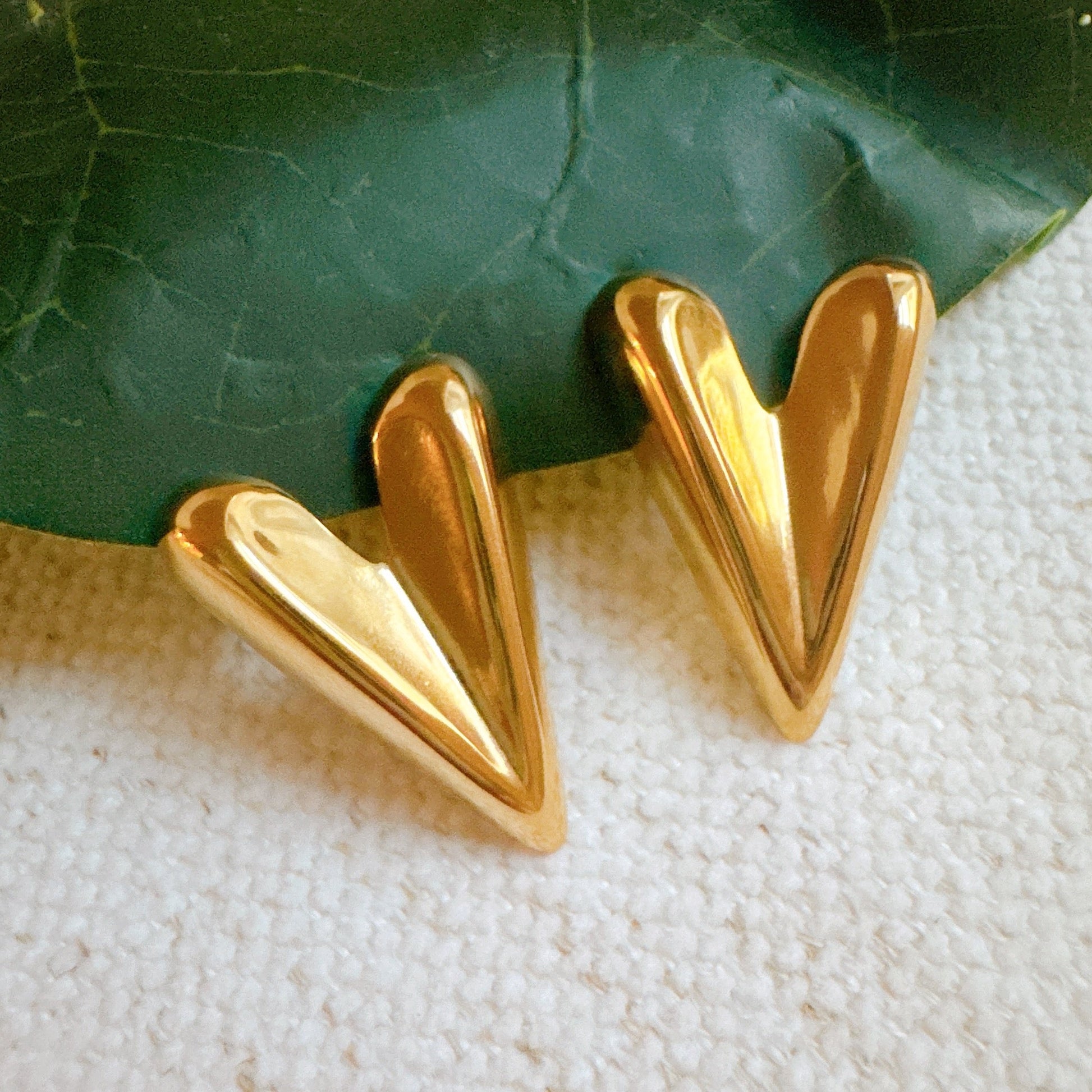 Hey Love Heart Stud Earrings-1