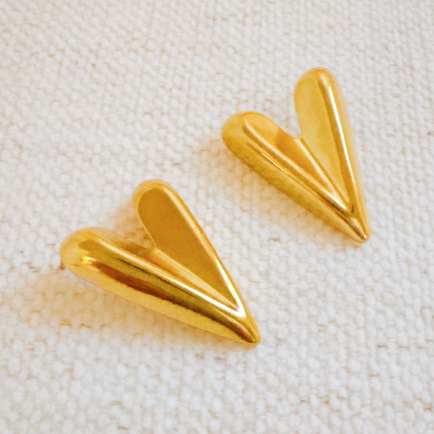 Hey Love Heart Stud Earrings-0